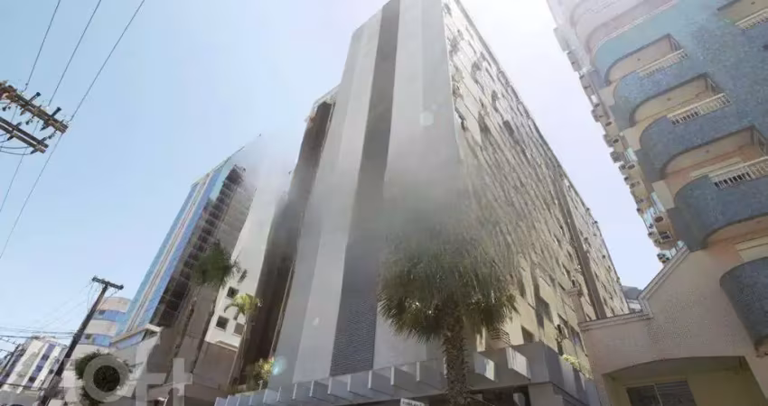 Apartamento à venda em Centro com 61 m², 2 quartos