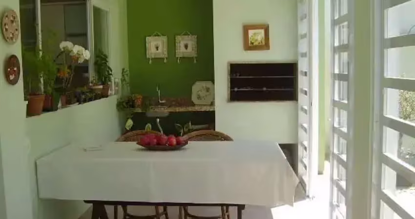 Casa com 4 quartos no Córrego Grande