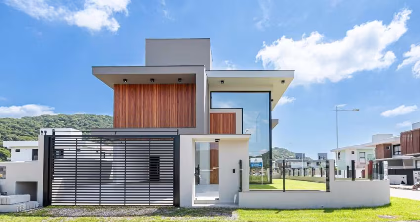 Casa de 3 suítes à venda no Rio Tavares