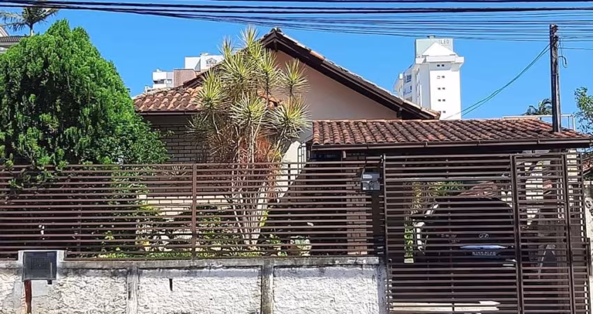 Casa à venda em Canto com 120 m², 3 quartos, 1 vag
