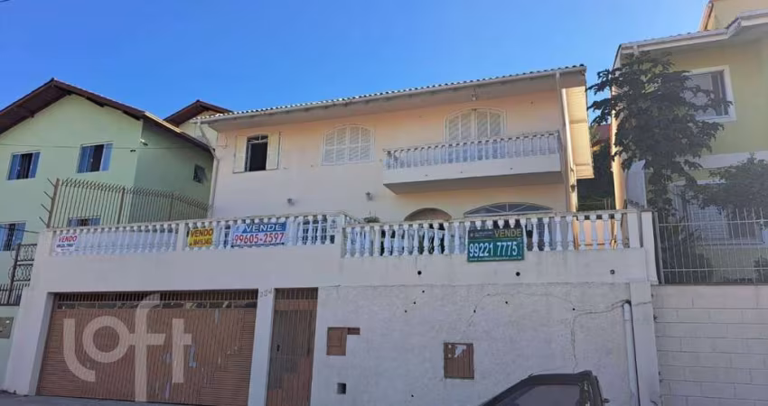 Casa à venda em Pantanal com 425 m², 10 quartos, 3
