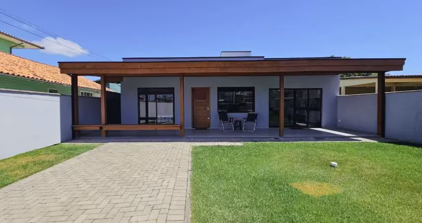 Casa reformada de 2 quartos à venda no Campeche