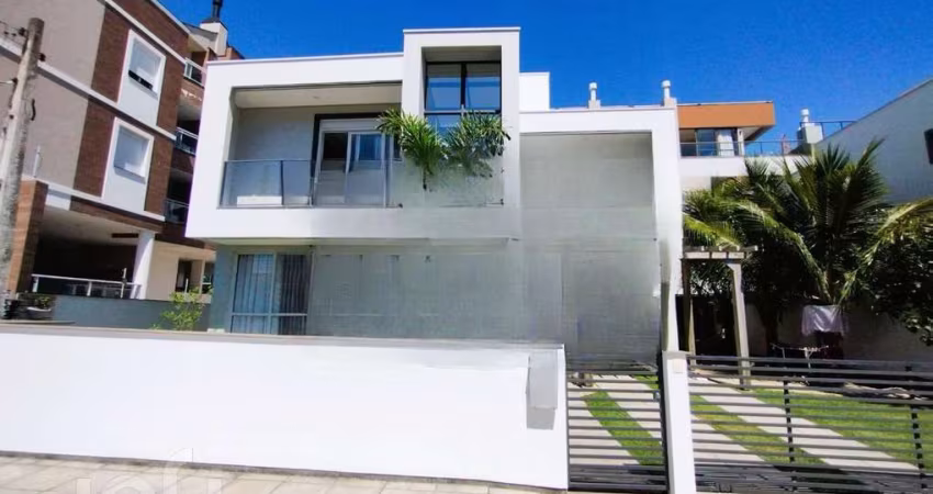 Casa à venda em Lagoa Pequena com 267 m², 3 quarto