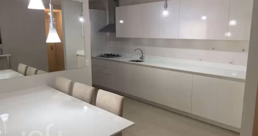 Apartamento à venda em Itacorubi com 122 m², 4 qua