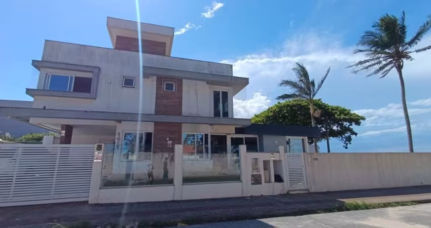 Casa com 3 suítes à venda no Jardim Atlântico