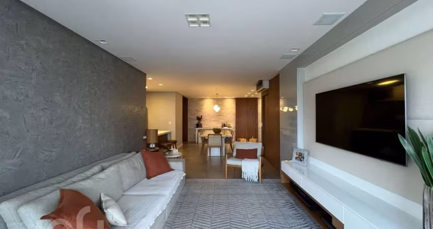 Apartamento à venda em Agronômica com 121 m², 3 qu
