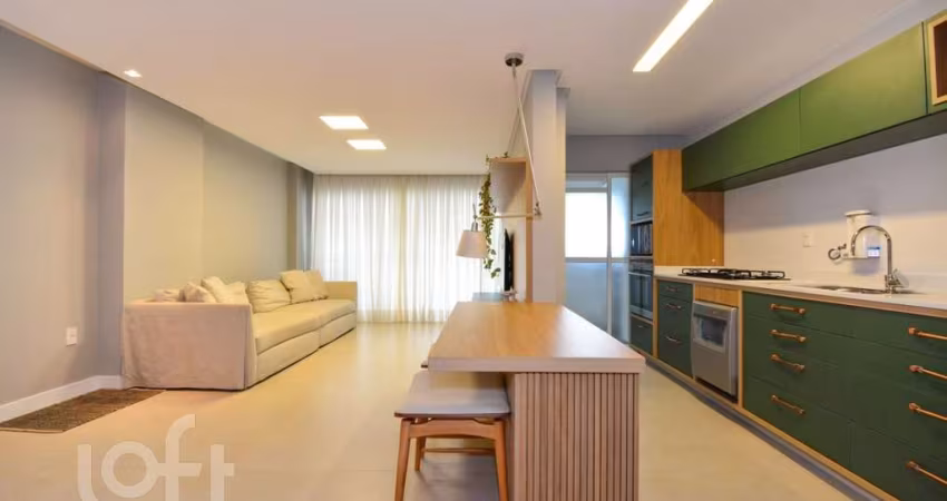 Apartamento à venda em Agronômica com 121 m², 3 qu