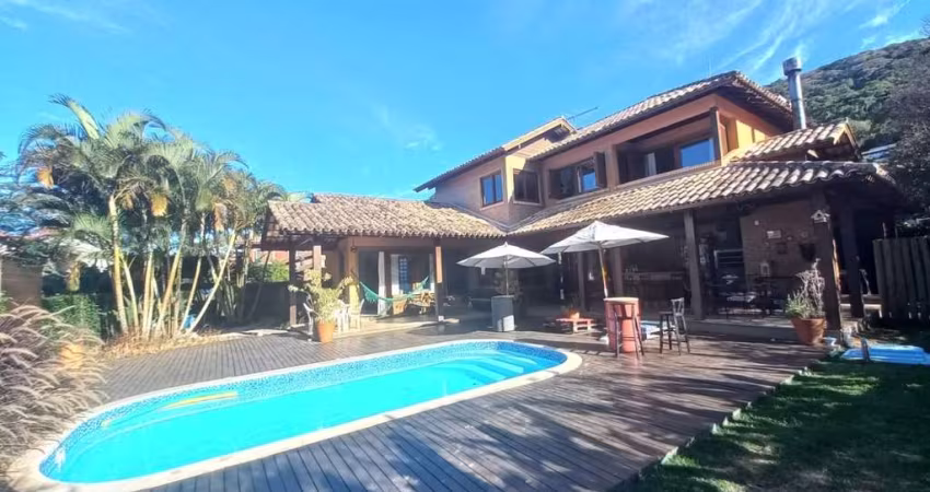 Casa na 3 dormitórios na Lagoa da Conceição