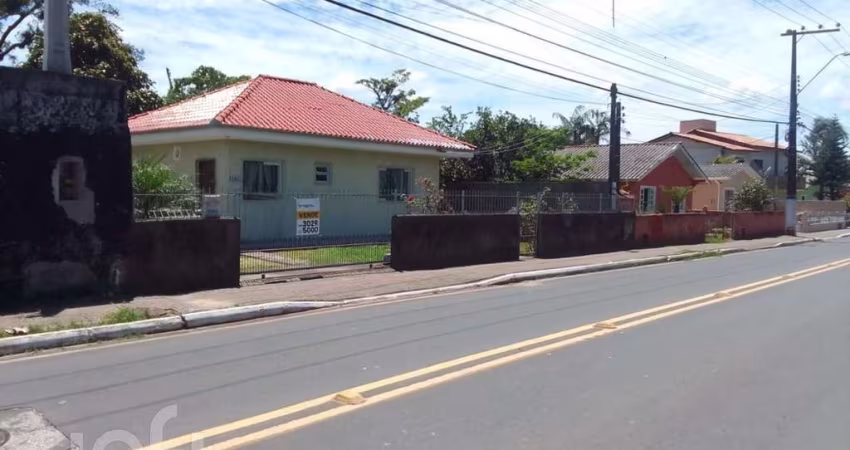 Casa à venda em Tapera da Base com 125 m², 3 quart