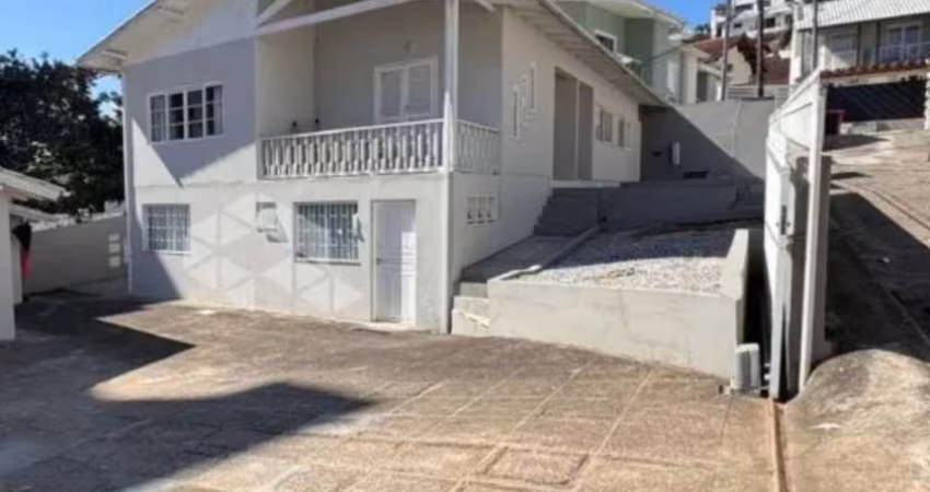 Casa à venda em Saco dos limões com 176 m², 6 quar