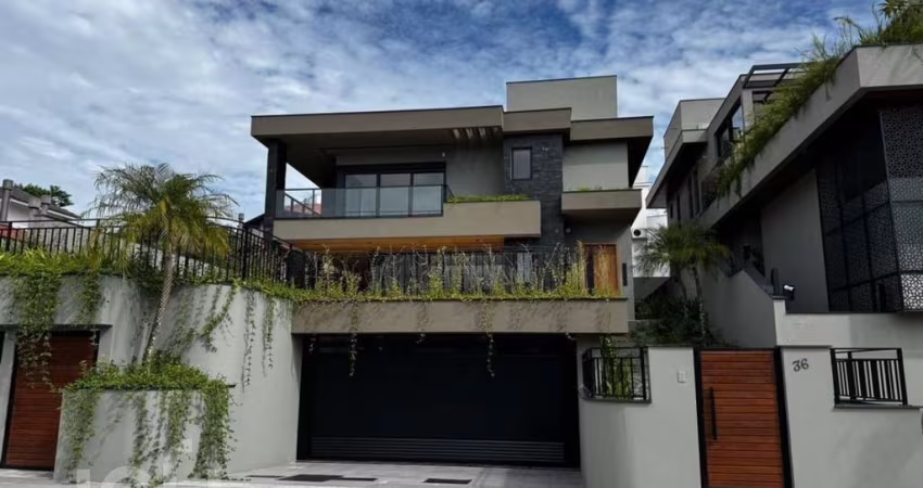 Casa à venda em Lagoa da Conceição com 470 m², 4 q