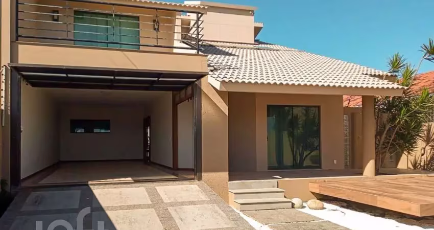 Casa à venda em Balneário com 249 m², 3 quartos, 1