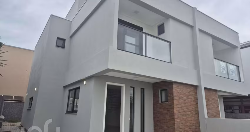 Casa à venda em Ressacada com 142 m², 3 quartos, 1