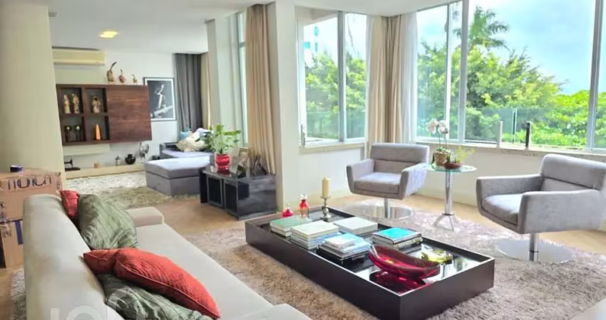 Apartamento à venda em Centro com 192 m², 3 quarto