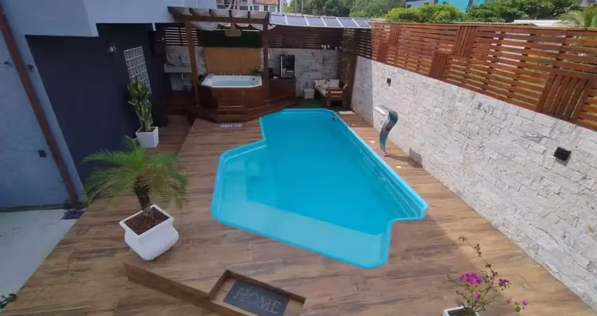 Casa de 3 dormitórios para locação no Campeche