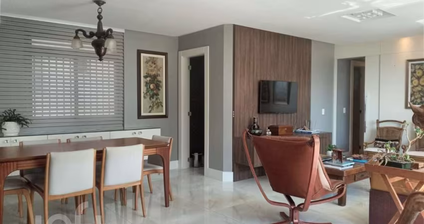 Apartamento à venda em Balneário com 112 m², 3 qua
