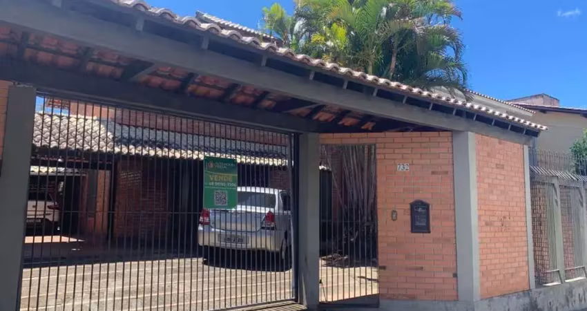 Casa à venda em Córrego Grande com 154 m², 4 quart