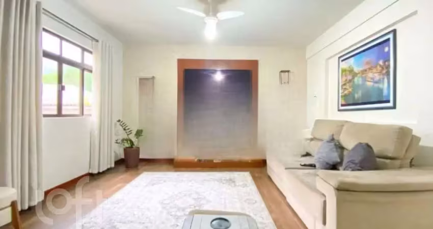 Casa à venda em Itacorubi com 396 m², 4 quartos, 1