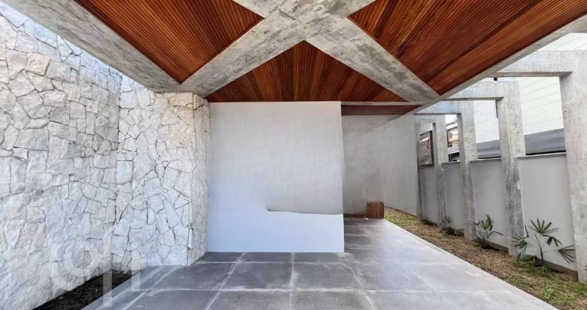 Casa à venda em Campeche Leste com 205 m², 3 quart