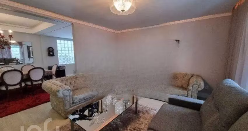 Casa à venda em Centro com 274 m², 3 quartos, 1 su