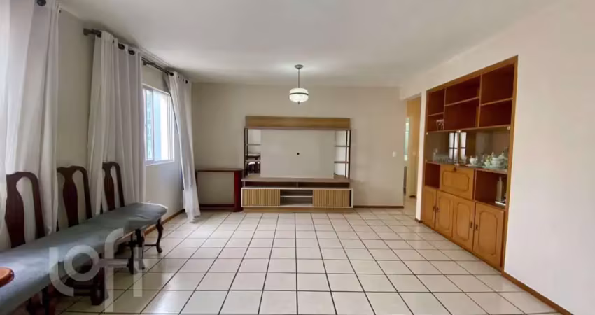 Apartamento à venda em Centro com 122 m², 3 quarto
