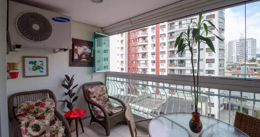 Apartamento à venda em Agronômica com 154 m², 3 qu