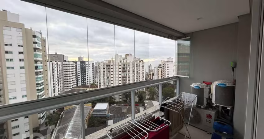 Apartamento à venda em Centro com 79 m², 2 quartos