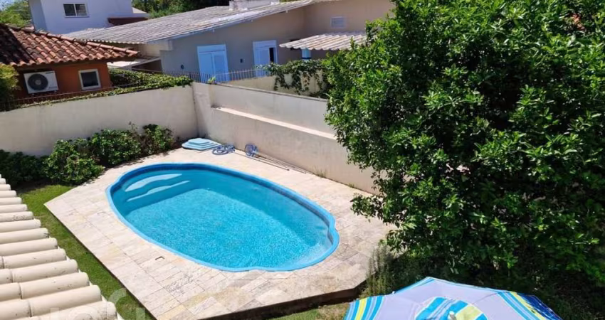 Casa à venda em Lagoa da Conceição com 230 m², 4 q