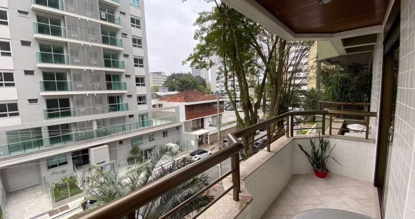 Apartamento de 3 dormitórios à venda no Centro