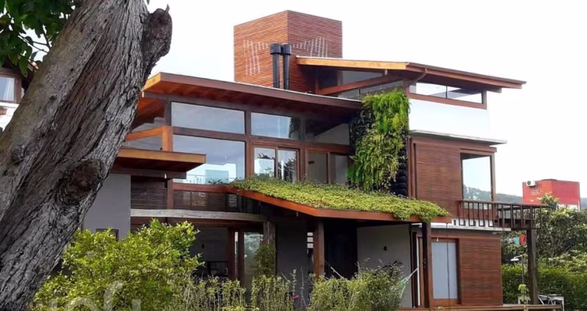 Casa à venda em Rio tavares central com 201 m², 3