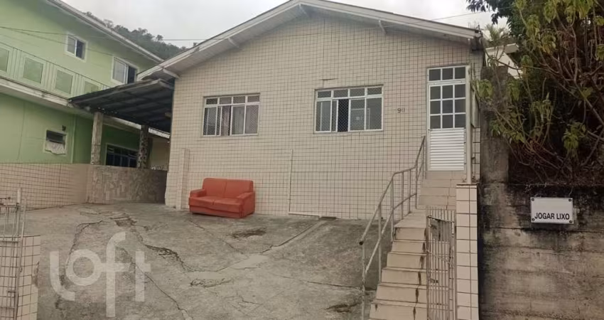 Casa à venda em Córrego Grande com 350 m², 7 quart