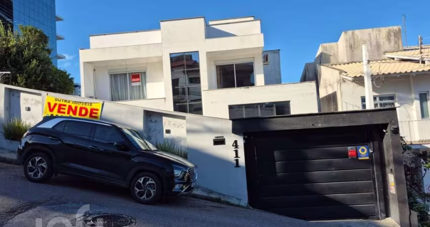 Casa à venda em Estreito com 380 m², 4 quartos, 2
