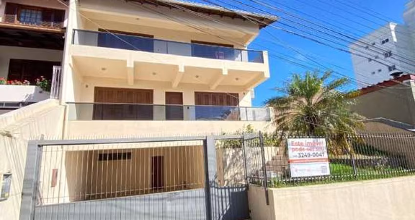 Casa à venda em Estreito com 380 m², 5 quartos, 1
