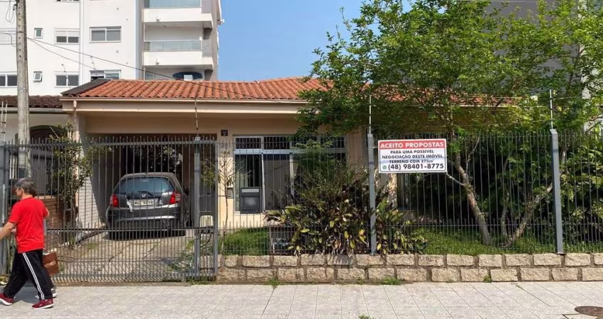 Casa à venda na Trindade