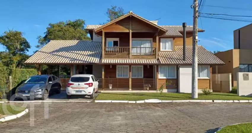 Casa à venda em Vargem Grande com 209 m², 3 quarto