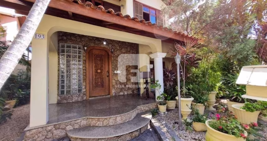 Casa de 5 dormitórios em Balneário do Estreito