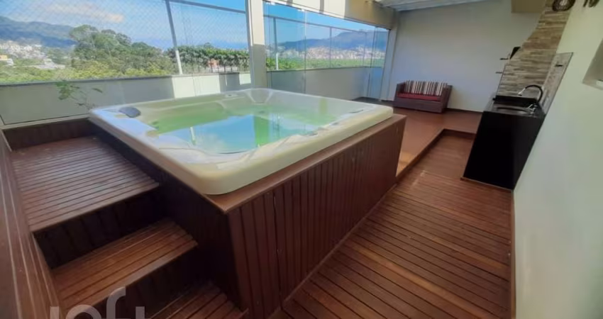 Apartamento à venda em Itacorubi com 108 m², 2 qua
