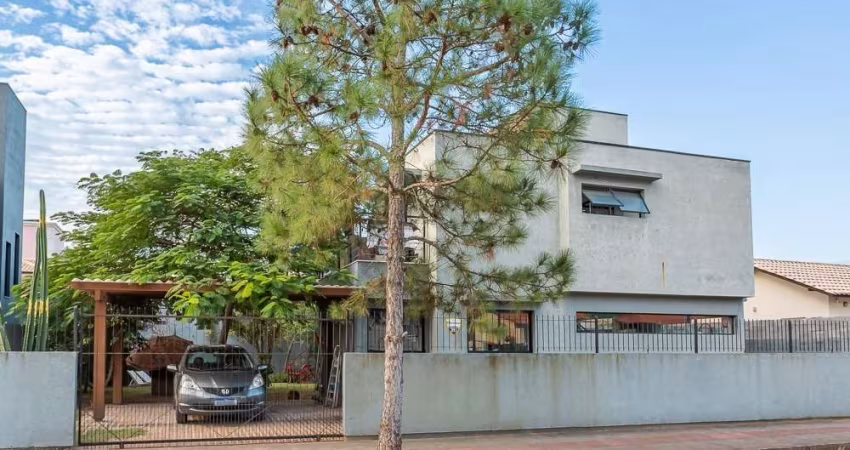 Casa de 4 dormitórios no Rio Tavares
