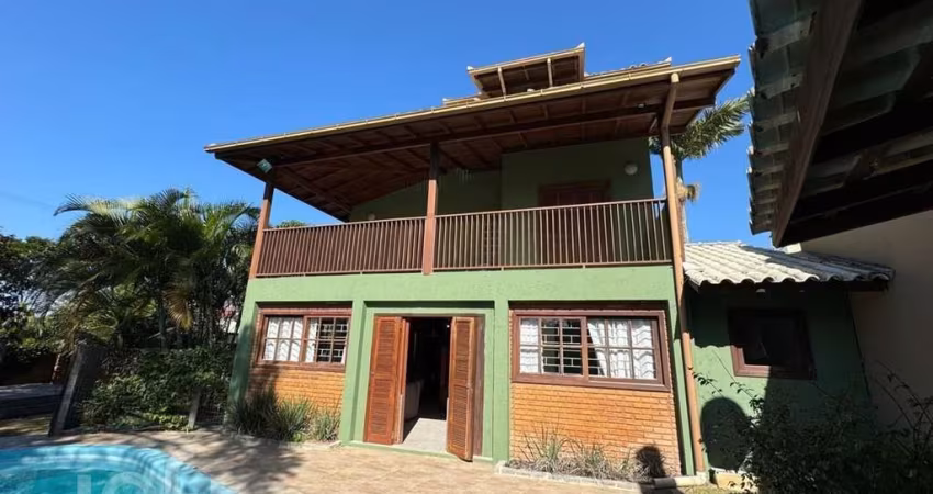 Casa à venda em Rio tavares central com 203 m², 4