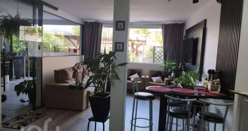Casa à venda em Alto Ribeirão Leste com 154 m², 5