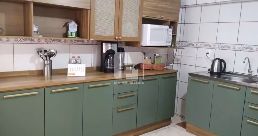 Casa de 5 dormitórios à venda na Agronômica