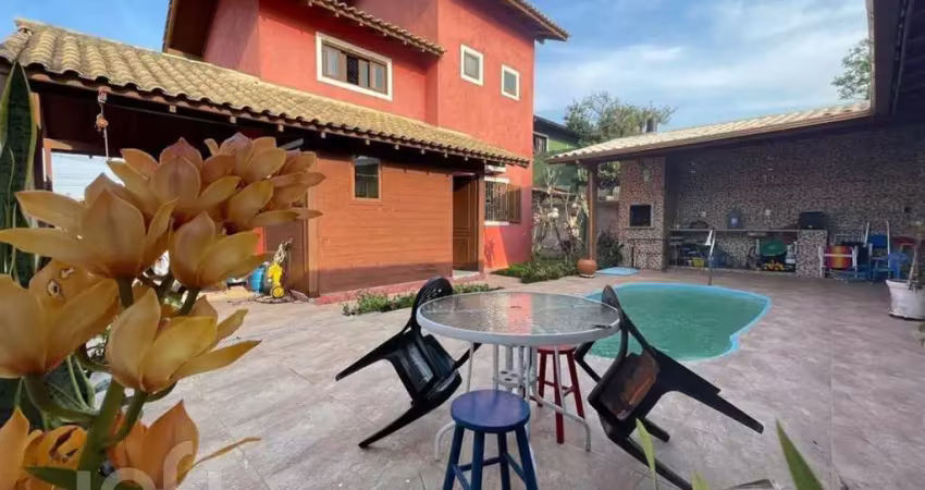 Casa à venda em Campeche Sul com 220 m², 7 quartos