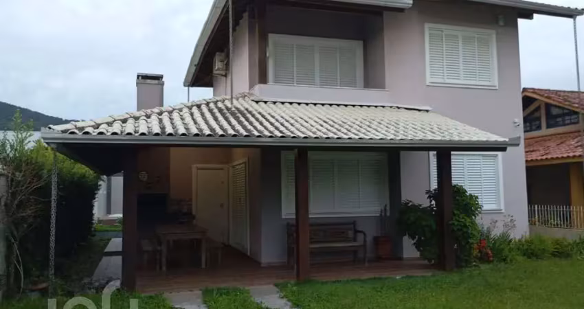 Casa à venda em Açores com 154 m², 4 quartos, 2 su