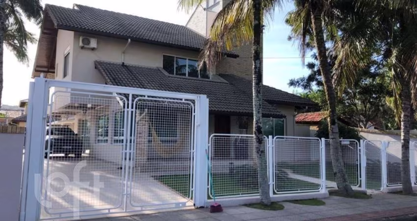 Casa à venda em Cachoeira do bom Jesus com 315 m²,