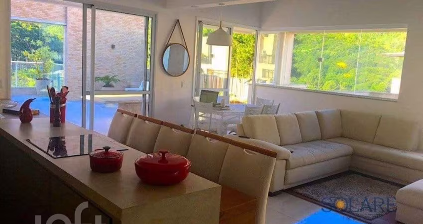 Apartamento à venda em Itacorubi com 147 m², 2 qua