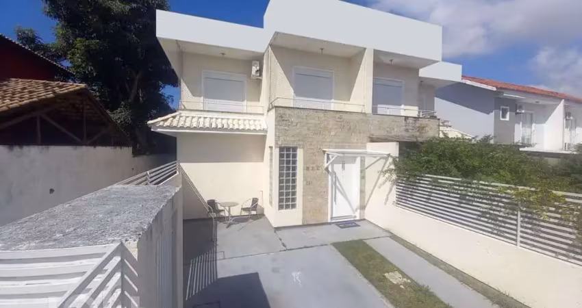 Casa à venda em Moenda com 129 m², 3 quartos, 1 su