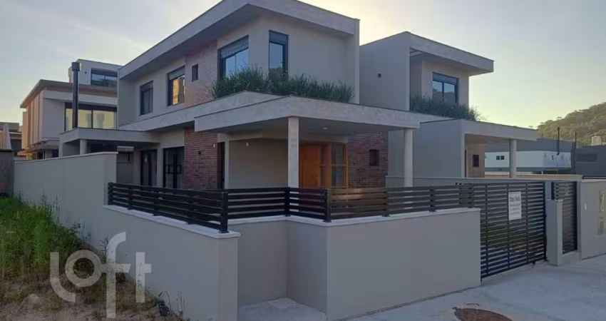 Casa à venda em Rio tavares central com 130 m², 3