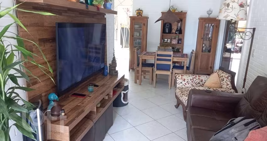 Casa à venda em Campeche Central com 136 m², 3 qua