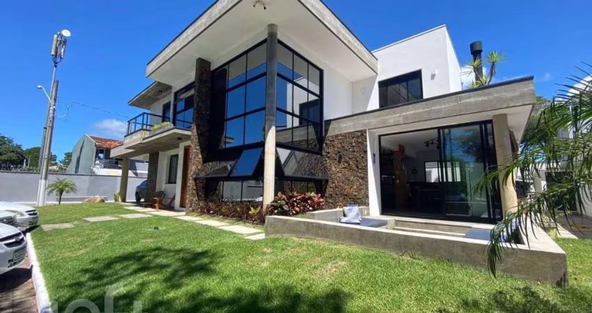 Casa à venda em Campeche Sul com 275 m², 3 quartos