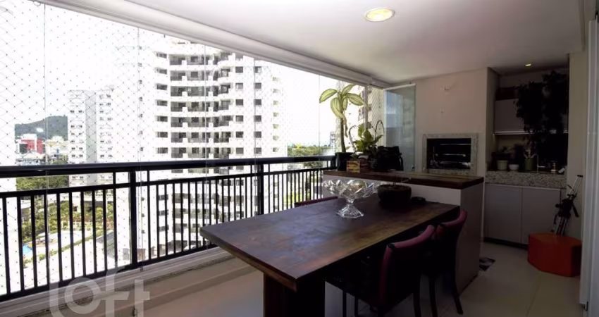 Apartamento à venda em Itacorubi com 189 m², 3 qua